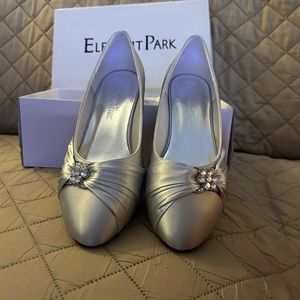 Elegant Park Women’s Bridal Shoe Silver